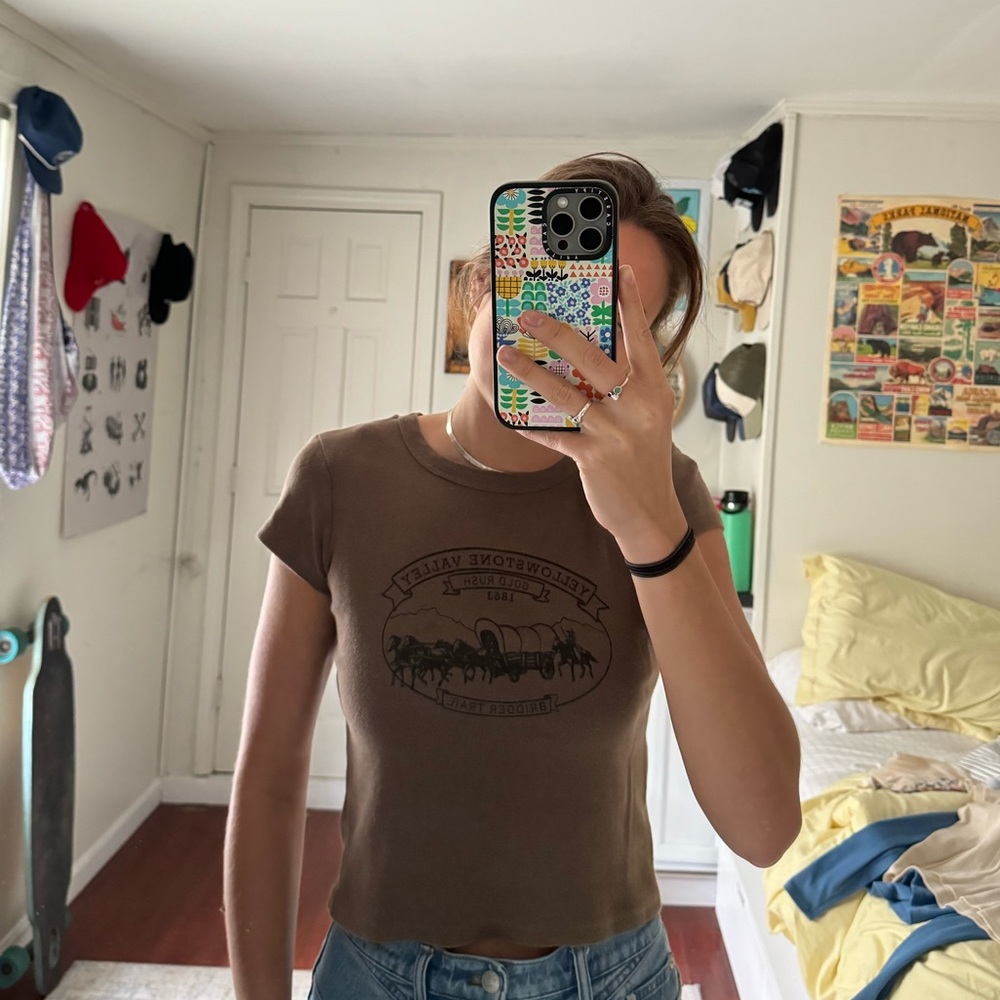 Brandy Melville graphic tee
